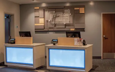 Holiday Inn Express & Suites Tonawanda - Buffalo Area by IHG