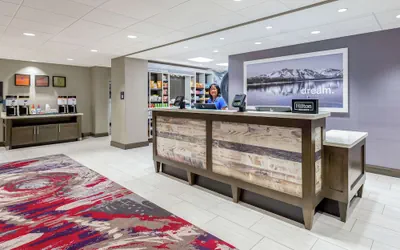 Photo 4 - Hampton Inn & Suites Reno/Sparks