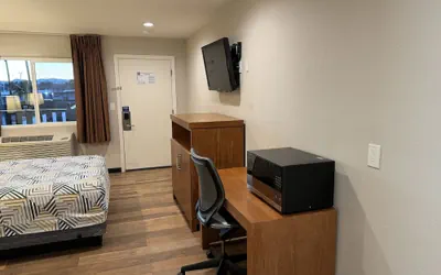 Photo 5 - Motel 6 Ridgecrest, CA - China Lake