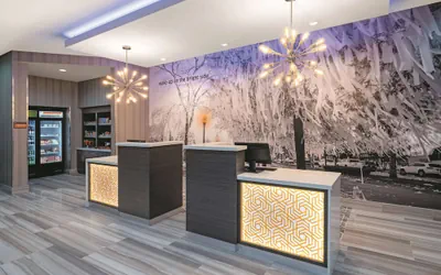 Photo 4 - La Quinta Inn & Suites by Wyndham Opelika Auburn