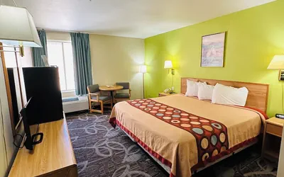 Photo 4 - Moab Gateway Inn
