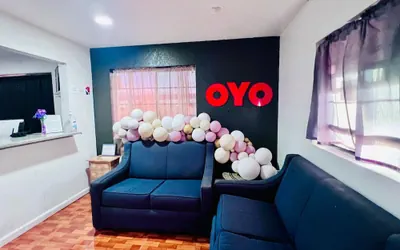 Photo 3 - OYO Garden Inn and Suites Pearsall I-35 East
