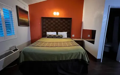 Photo 4 - New American Inn and Suites