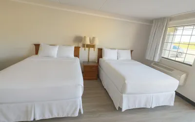 Photo 2 - Horizon Inn & Suites
