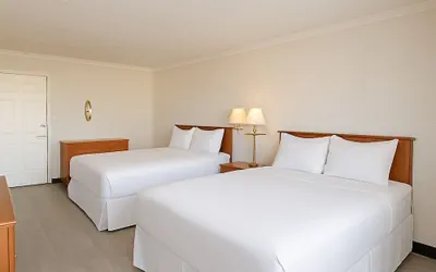 Photo 3 - Horizon Inn & Suites