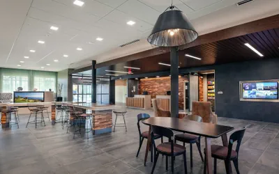 Photo 3 - Courtyard by Marriott Savannah Airport