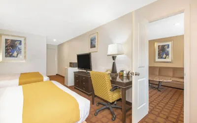 Photo 5 - Umpqua Valley Hotel