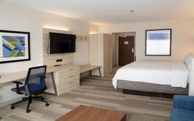Photo 4 - Holiday Inn Express & Suites Marion by IHG