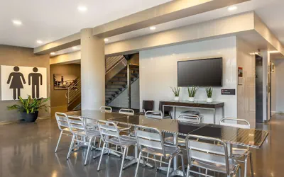 Photo 4 - Best Western Premier Springfield Plaza District Hotel