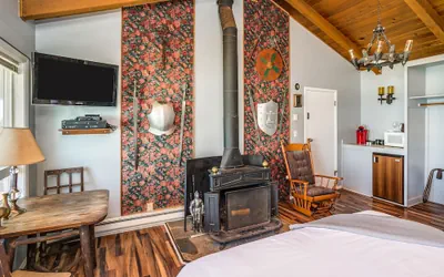 Photo 4 - Moolack Shores Inn