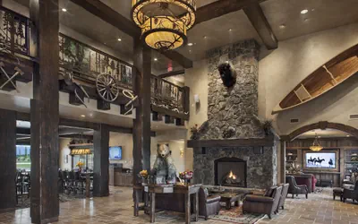 Photo 3 - Glacier International Lodge