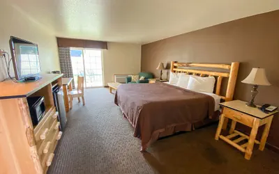 Photo 3 - Sisters Inn And Suites