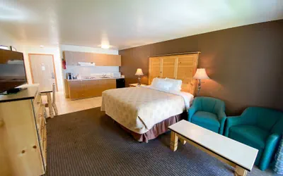 Photo 4 - Sisters Inn And Suites