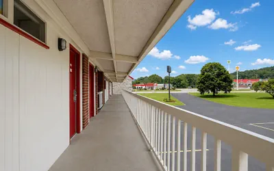 Photo 3 - Hometown Inn Staunton VA near Hwy 11