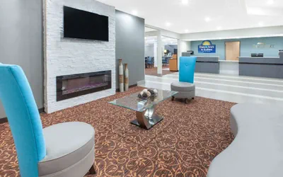 Photo 2 - Days Inn & Suites Grand Rapids Near Downtown