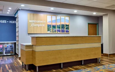 Photo 4 - Hampton Inn &  Suites Grants Pass