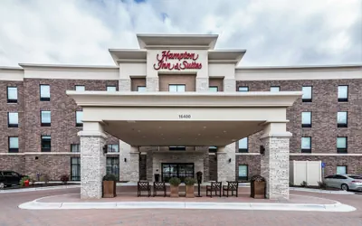 Photo 2 - Hampton Inn & Suites Allen Park
