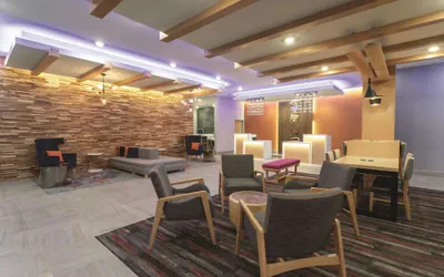 Photo 4 - La Quinta Inn & Suites by Wyndham South Jordan