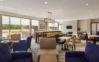 Photo 4 - La Quinta Inn & Suites by Wyndham Rock Hill