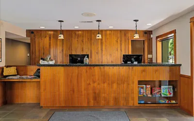 Photo 4 - Redwood Garden Inn