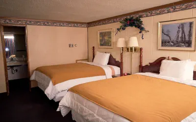 Photo 5 - South Wind Inn