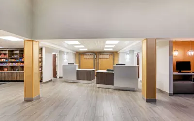 Photo 3 - La Quinta Inn & Suites by Wyndham Columbus MS