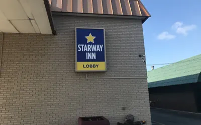 Photo 2 - Starway Inn