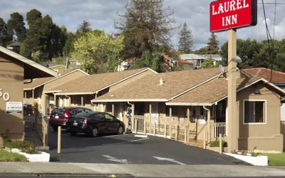 Photo 2 - Laurel Inn