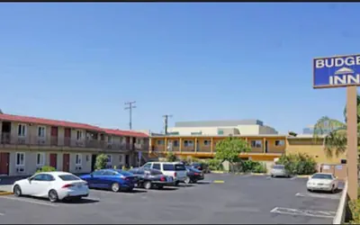 Photo 2 - Budget Inn