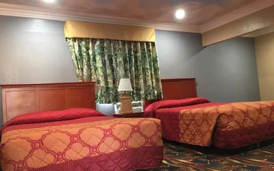 Photo 4 - Budget Inn
