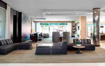 Photo 2 - Courtyard by Marriott DeLand Historic Downtown
