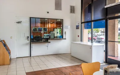 Photo 3 - Motel 6 Gardena, CA - South