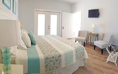 Photo 4 - Darien Waterfront Inn