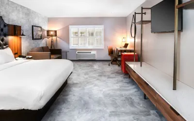 Photo 2 - Hollywood Inn Suites Hotel