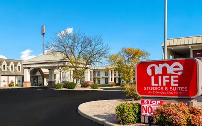 Photo 2 - 1 Life Studio and Suites