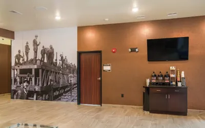 Photo 4 - Cobblestone Inn & Suites - Ashland