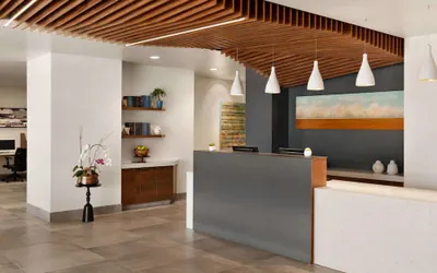 Photo 5 - La Quinta Inn & Suites by Wyndham San Luis Obispo Downtown
