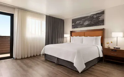 Photo 2 - La Quinta Inn & Suites by Wyndham San Luis Obispo Downtown