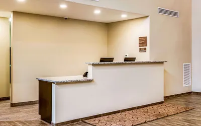 Photo 3 - Comfort Suites Wooster near University Campus