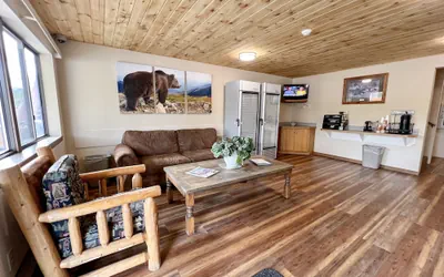 Photo 3 - Beartooth Hideaway Inn and Cabins