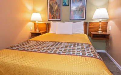 Photo 3 - Far West Motel