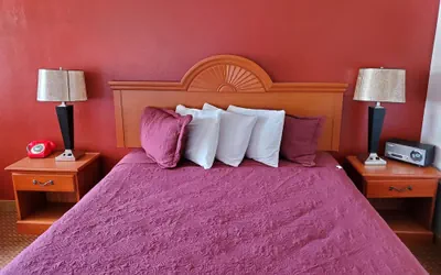 Photo 5 - Americana Inn