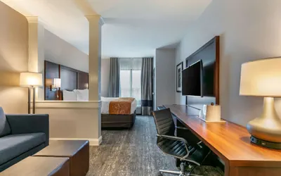 Photo 5 - Comfort Suites North Tupelo
