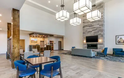 Photo 4 - Comfort Suites North Tupelo