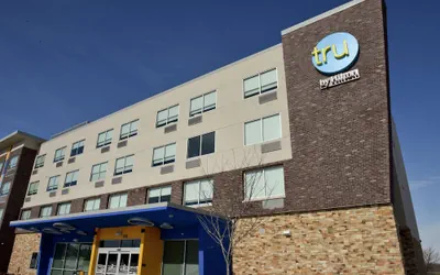 Photo 2 - Tru by Hilton Lawrence