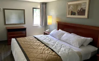 Photo 5 - Jefferson Inn and Suites