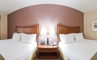 Photo 4 - Holiday Inn Express & Suites Willows by IHG