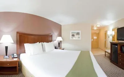Photo 5 - Holiday Inn Express & Suites Willows by IHG