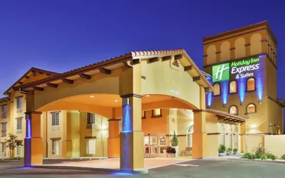 Photo 2 - Holiday Inn Express & Suites Willows by IHG