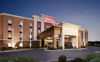 Photo 2 - Hampton Inn & Suites Savannah-Airport
